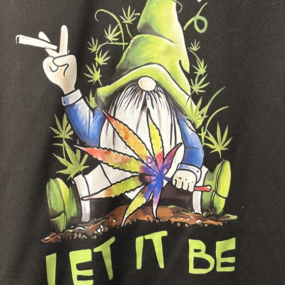 Source Unknown Tops - Gnome Leaf Sweatshirt